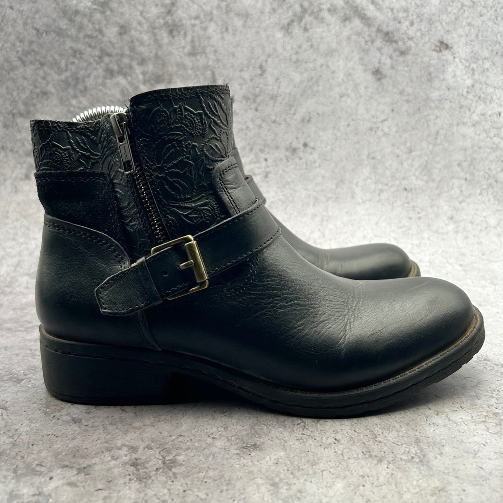 Comfortiva Sterns Moto Bootie Womens 8M Black Leather Floral Embossed Buckle Zip